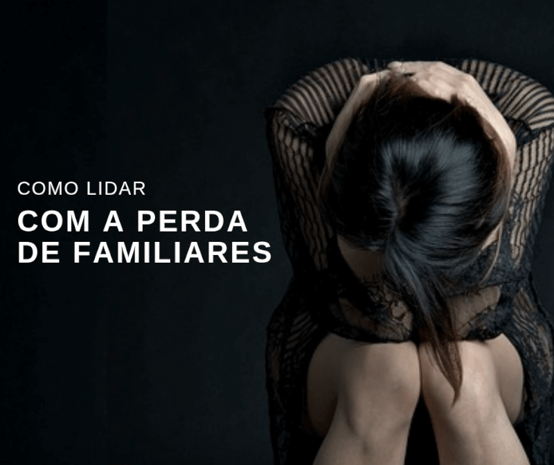 Descrição imagem - mulher de luto