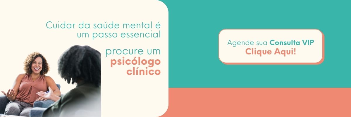whatsapp Mulher sorrindo durante sessão com psicólogo clínico, representando atendimento psicológico profissional e cuidado com a saúde mental.