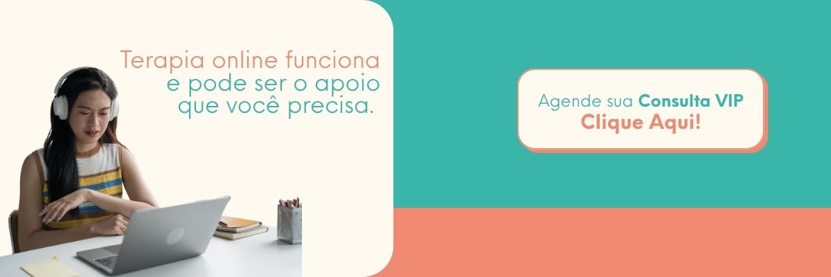 whatsapp Mulher usando notebook com fones de ouvido em sessão de terapia online e chamada para agendamento de consulta