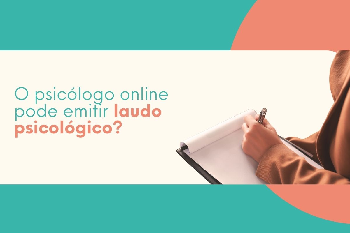 Profissional escrevendo em prancheta representando emissão de laudo psicológico por psicólogo online