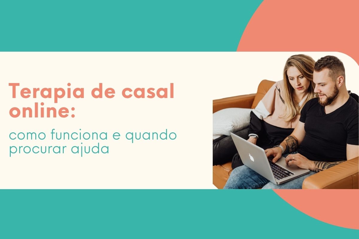 Casal em sessão de terapia online usando notebook para acompanhamento psicológico de relacionamento