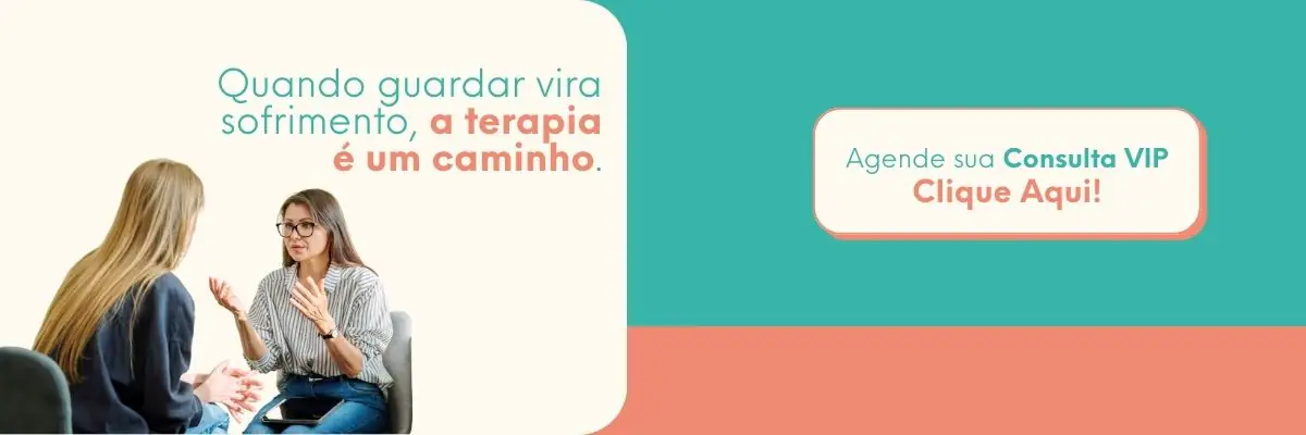 whatsapp Mulher conversando com terapeuta durante sessão psicológica sobre acumulação emocional e sofrimento interno