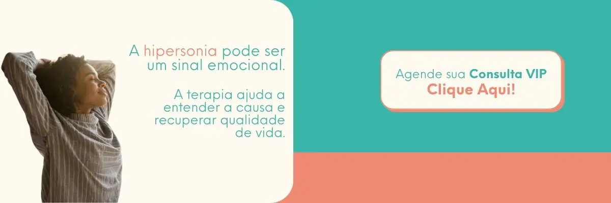 whatsapp Mulher se espreguiçando com expressão de alívio ao acordar, associada à hipersonia e ao cuidado com a saúde emocional